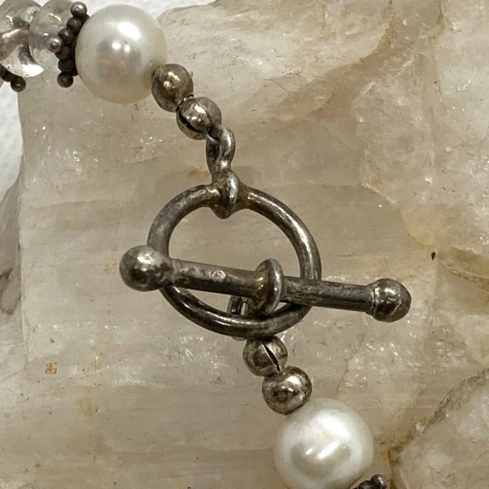 The Unbranded Brand vintage pearl