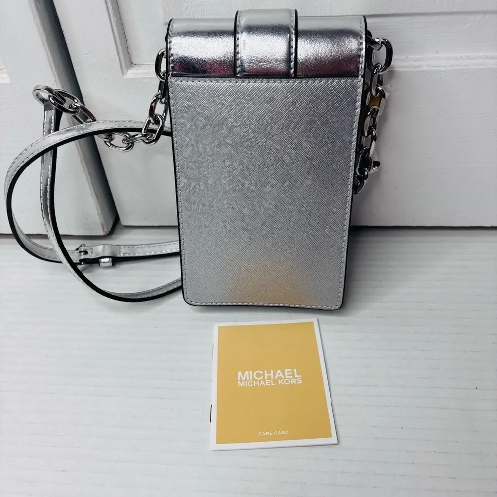 MICHAEL Michael Kors case designed details