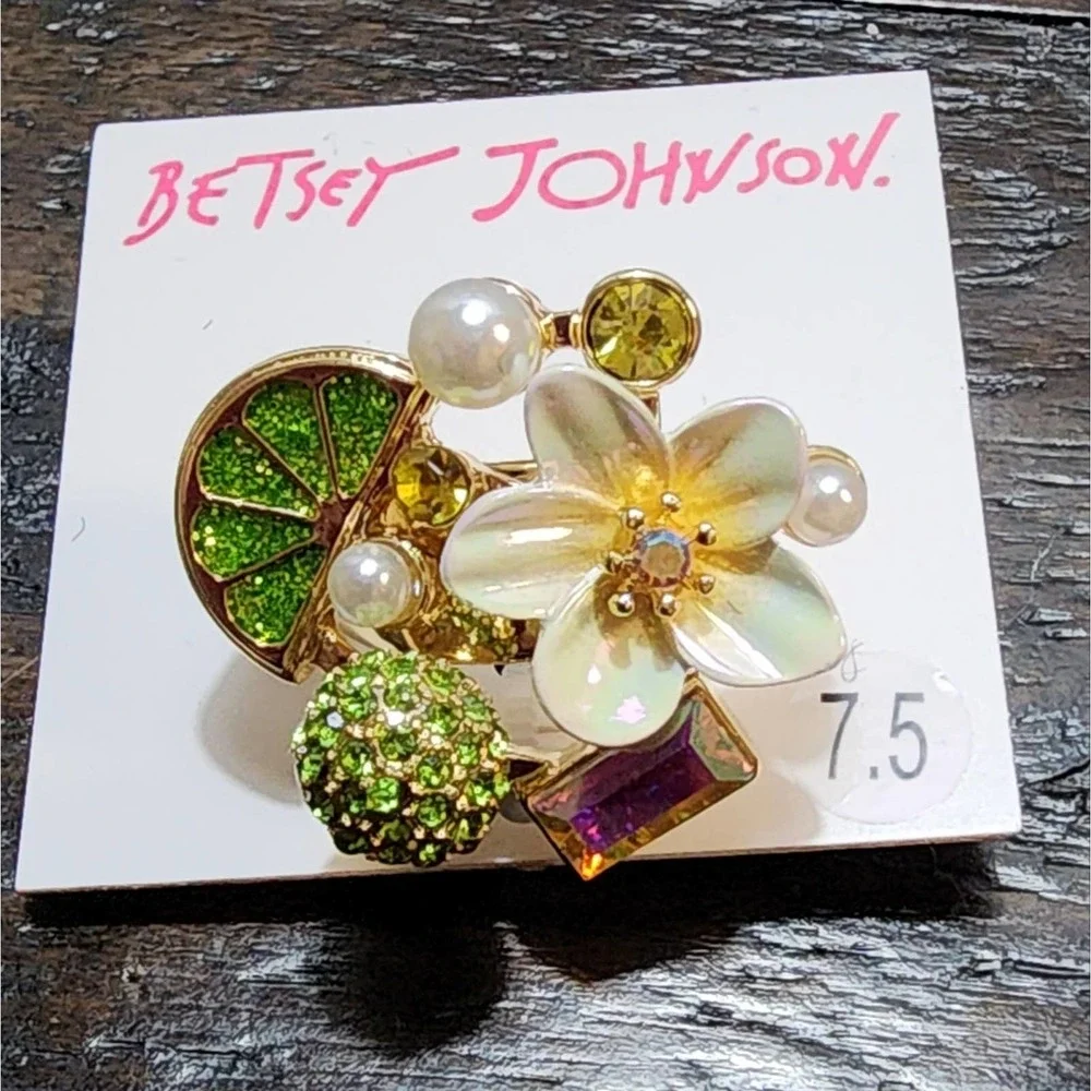 BETSEY JOHNSON BETSEYS BRUCH LIME FLOWERS AND BLING RING‎ SIZE 7.5
