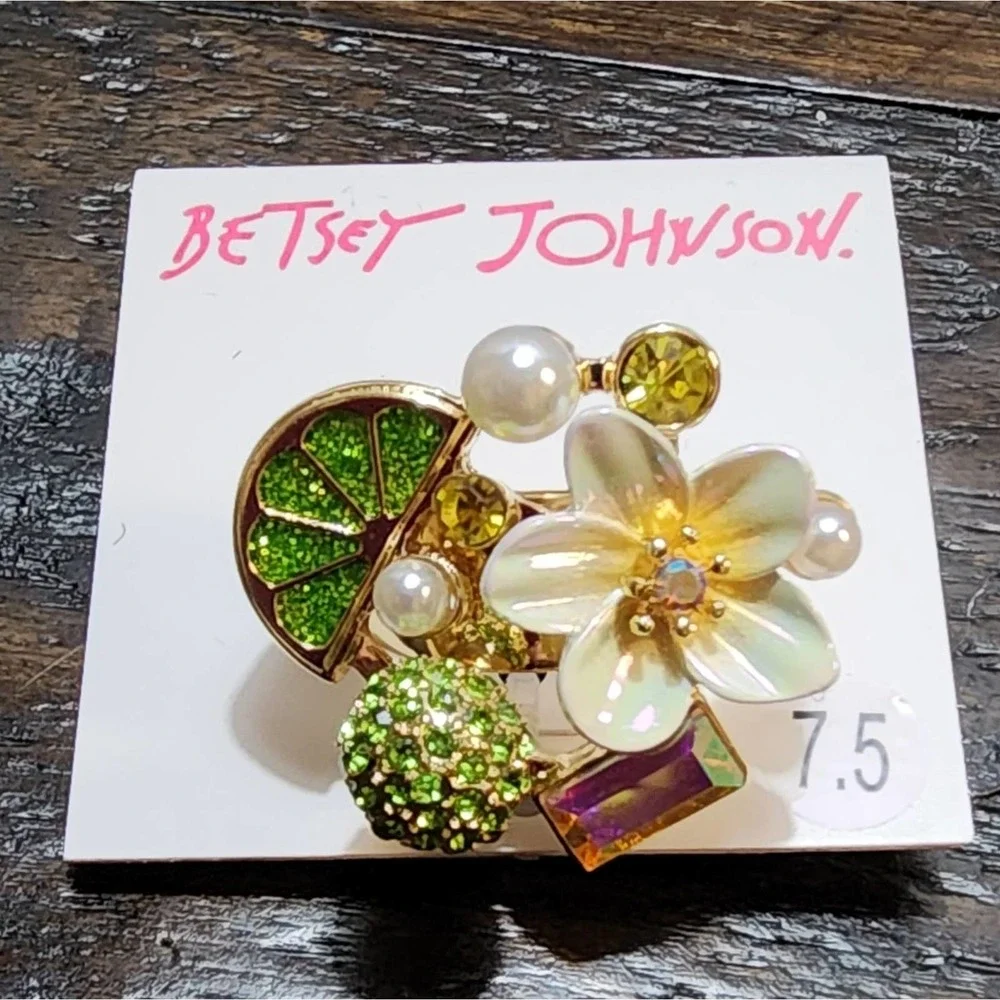Betsey Johnson bruch flowers