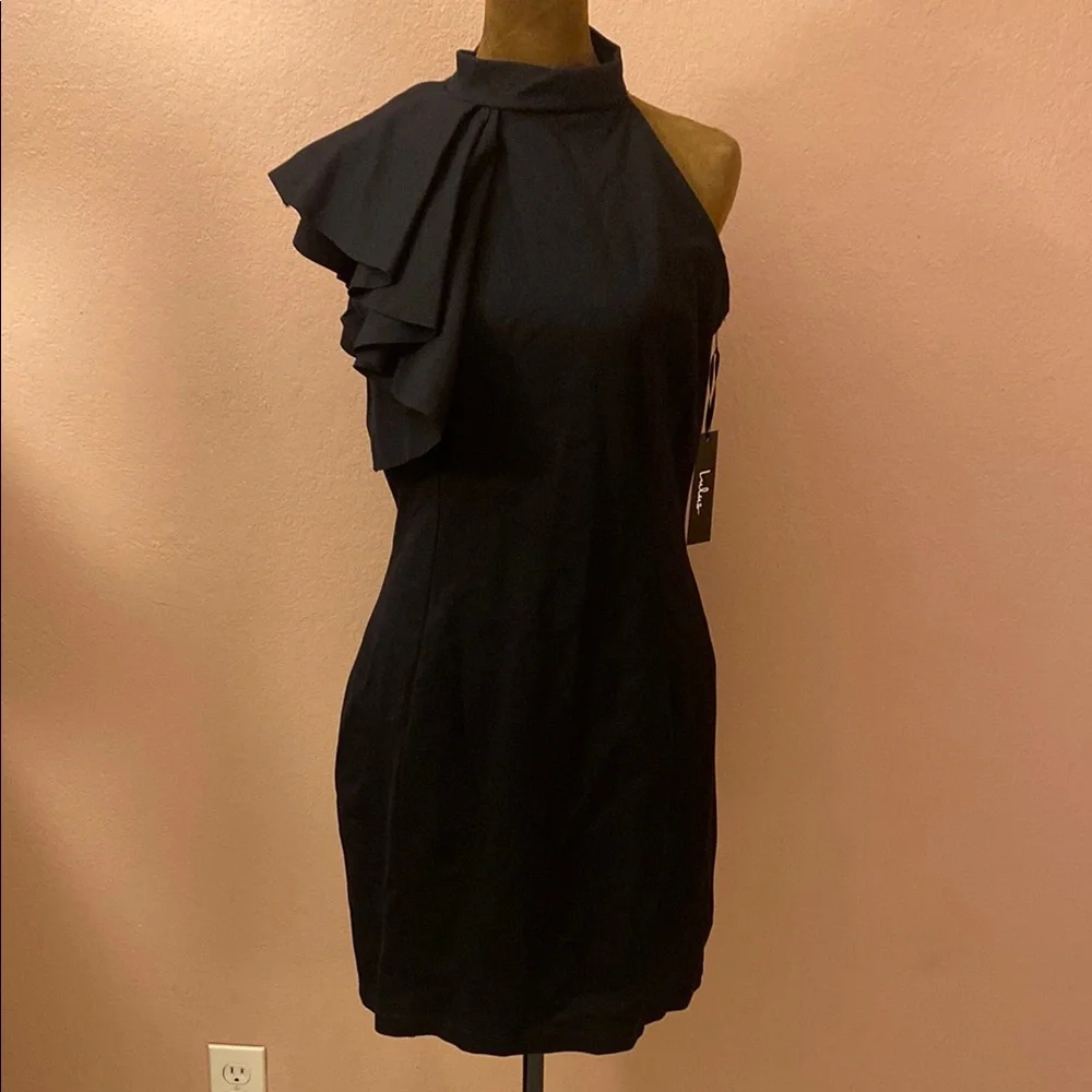 Lulus this elegant