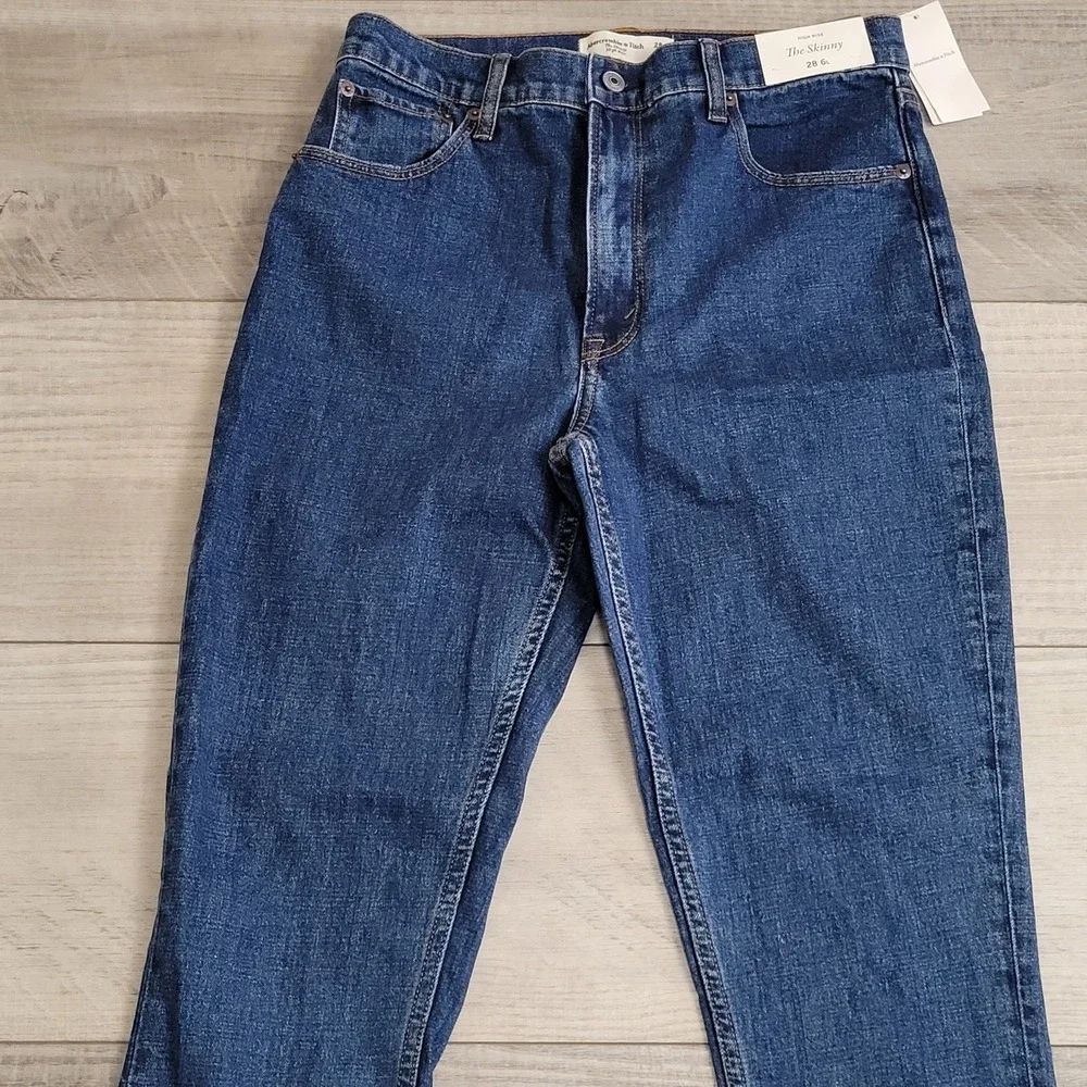 Abercrombie & Fitch blue 28x30