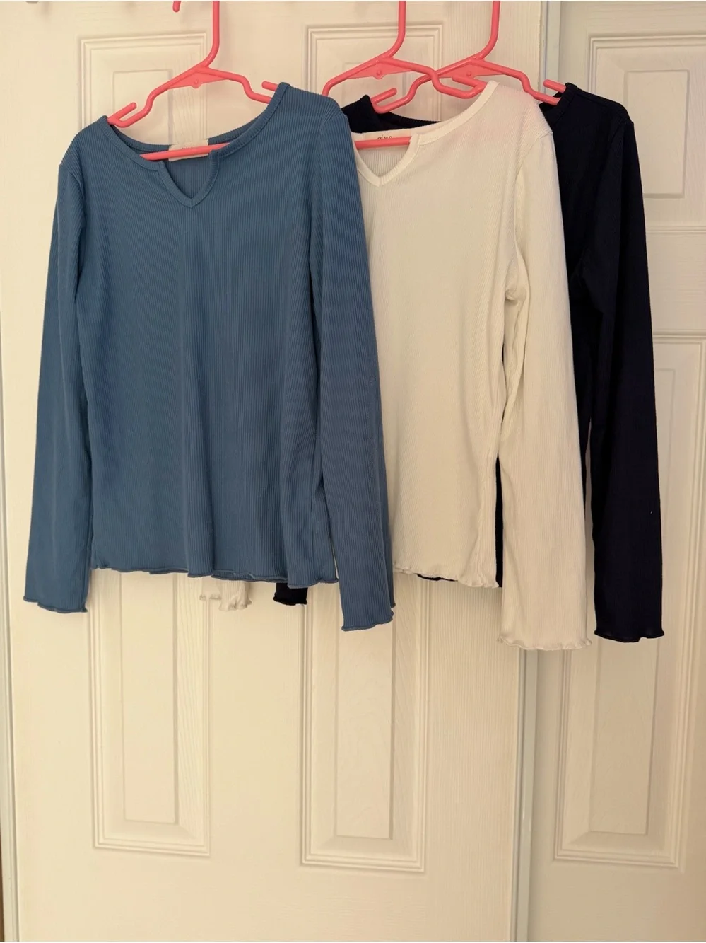 4/$25 Girls Ribbed  V-Neck Long Sleeve Top - Blue, White, Navy  Size 10/12