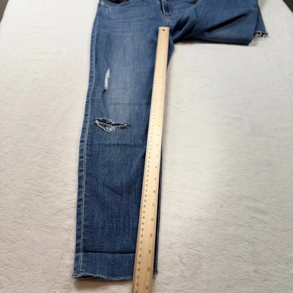 H&M embrace laid