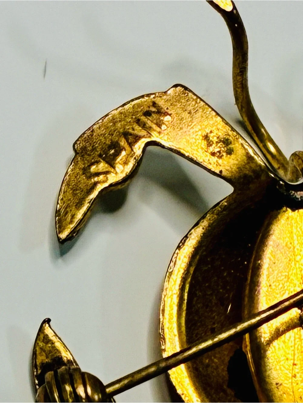 Damascene elegant gold