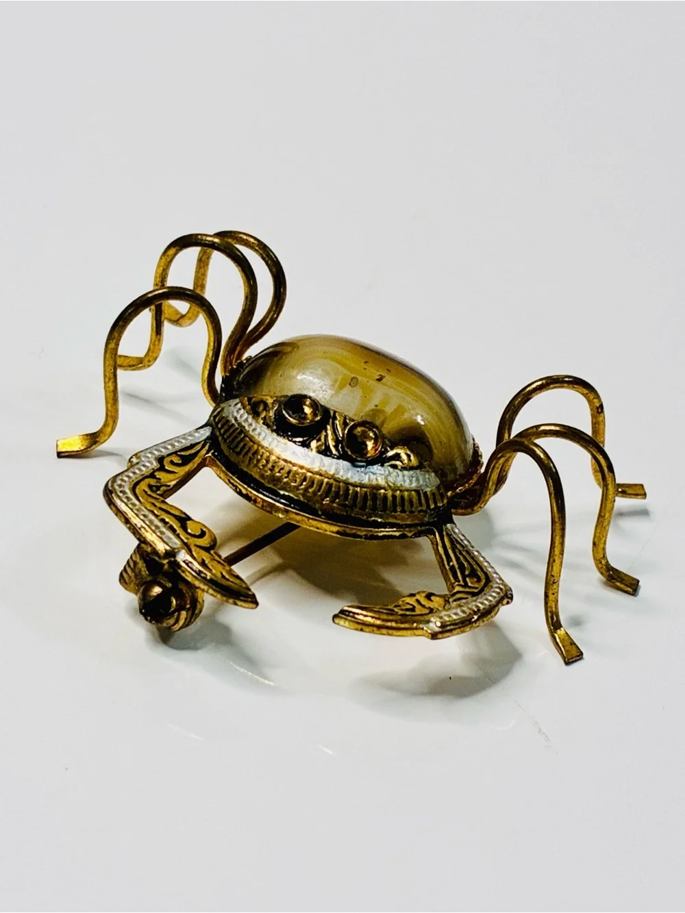 Damascene elegant gold
