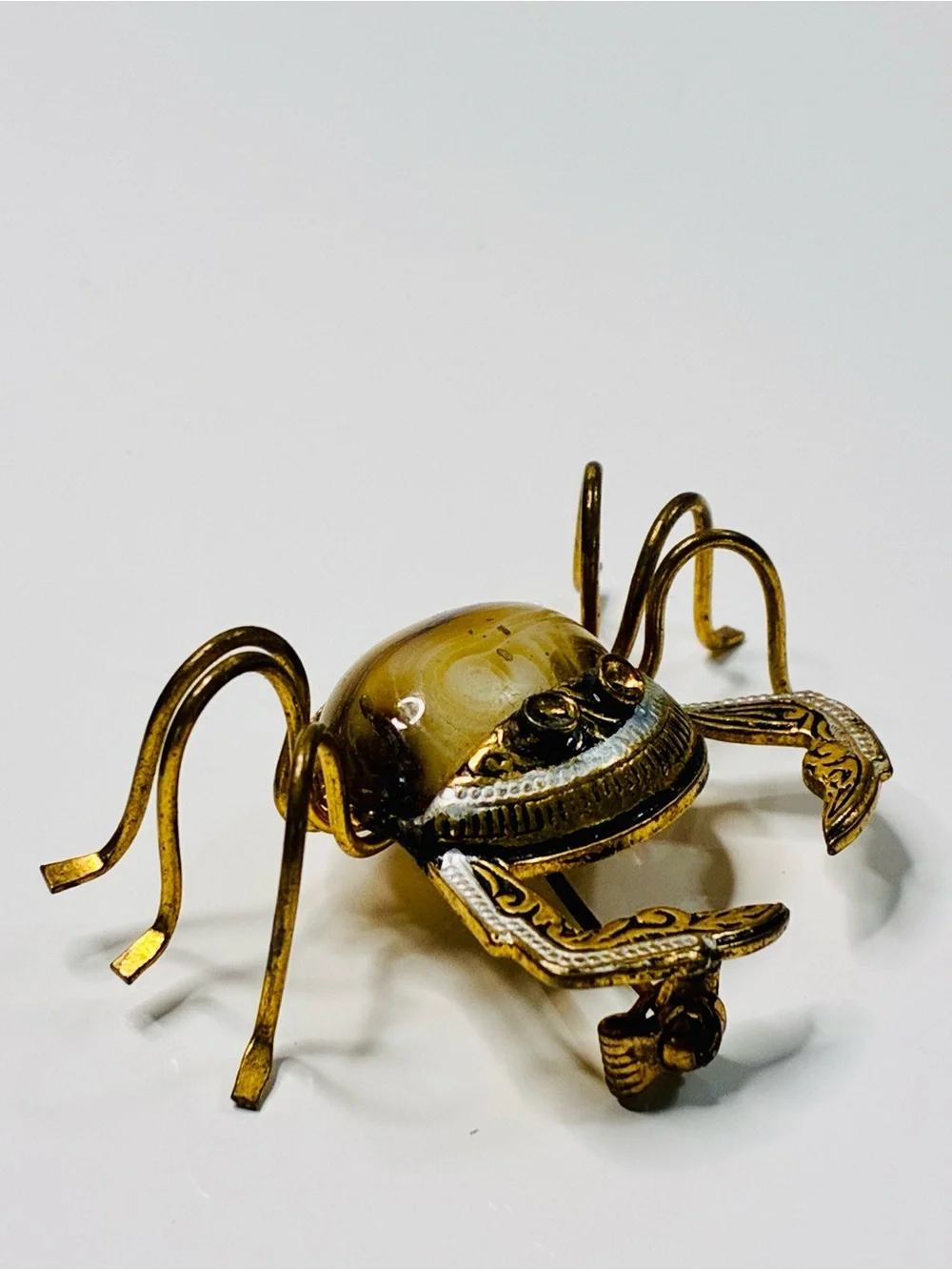 Damascene elegant gold