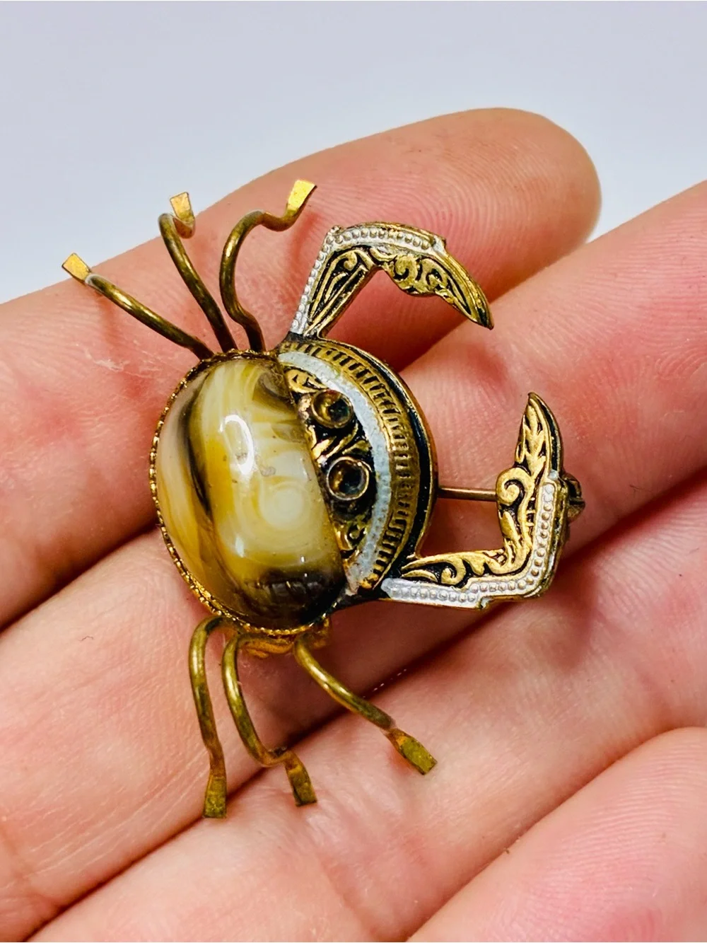 Damascene elegant gold