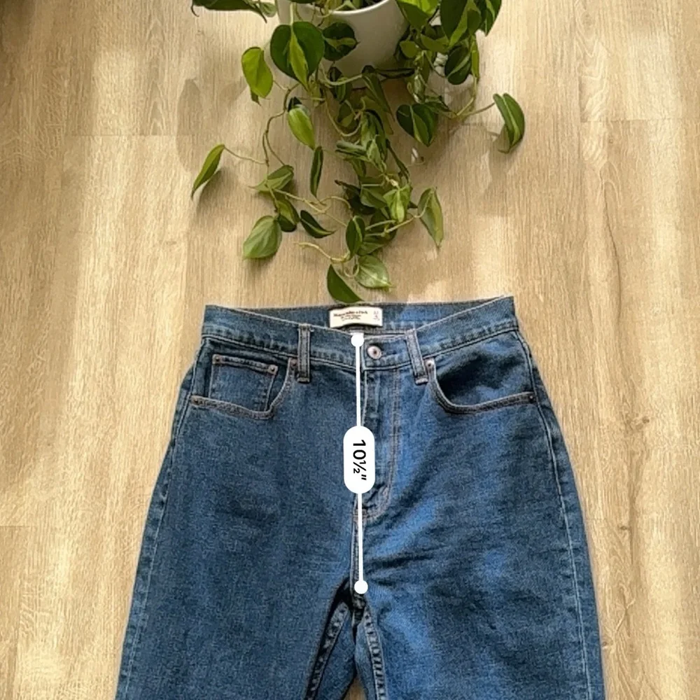 Abercrombie & Fitch questions leave