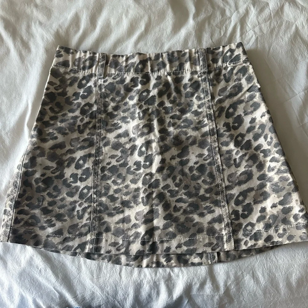 aerie Mod Mini Beige and Gray Leopard Print Mini Skirt