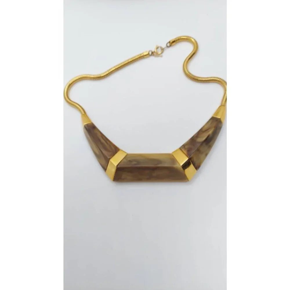 Vintage Crown Trifari‎ marble lucite necklace