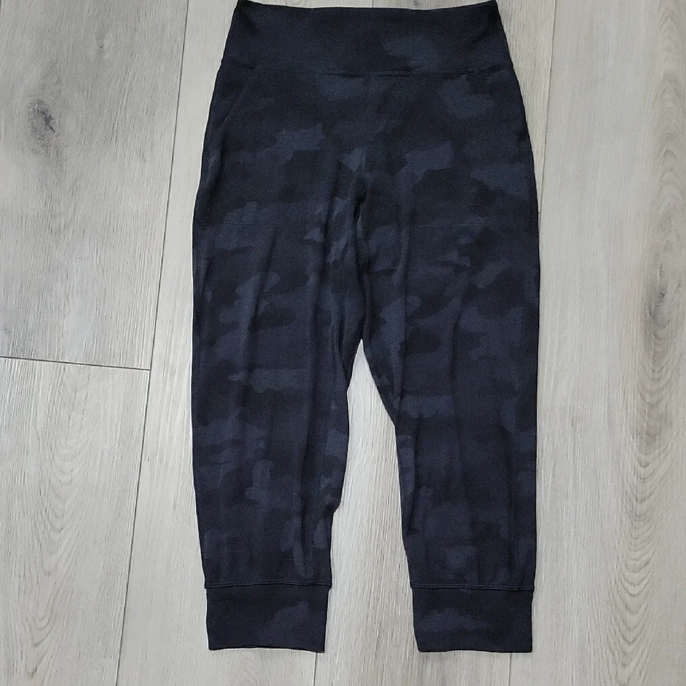 lululemon athletica stylish camo