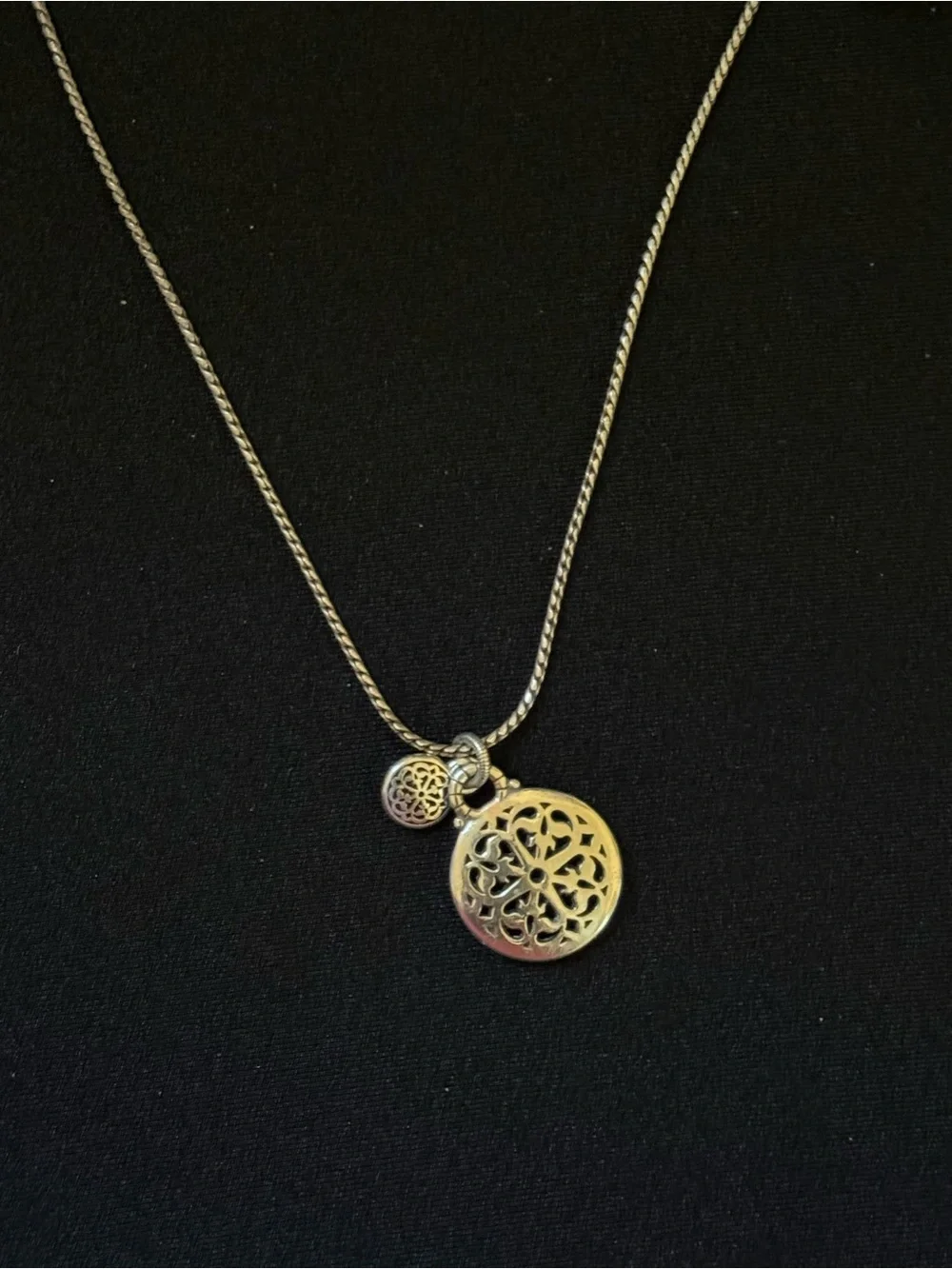 Brighton necklace round