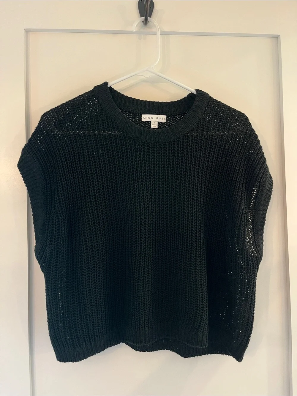 Miou Muse Black Sleeveless Crew Knit Sweater