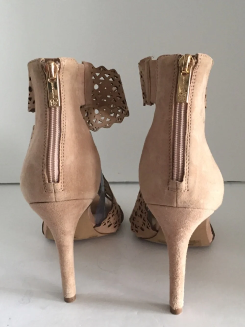 Jessica Simpson chic feminine