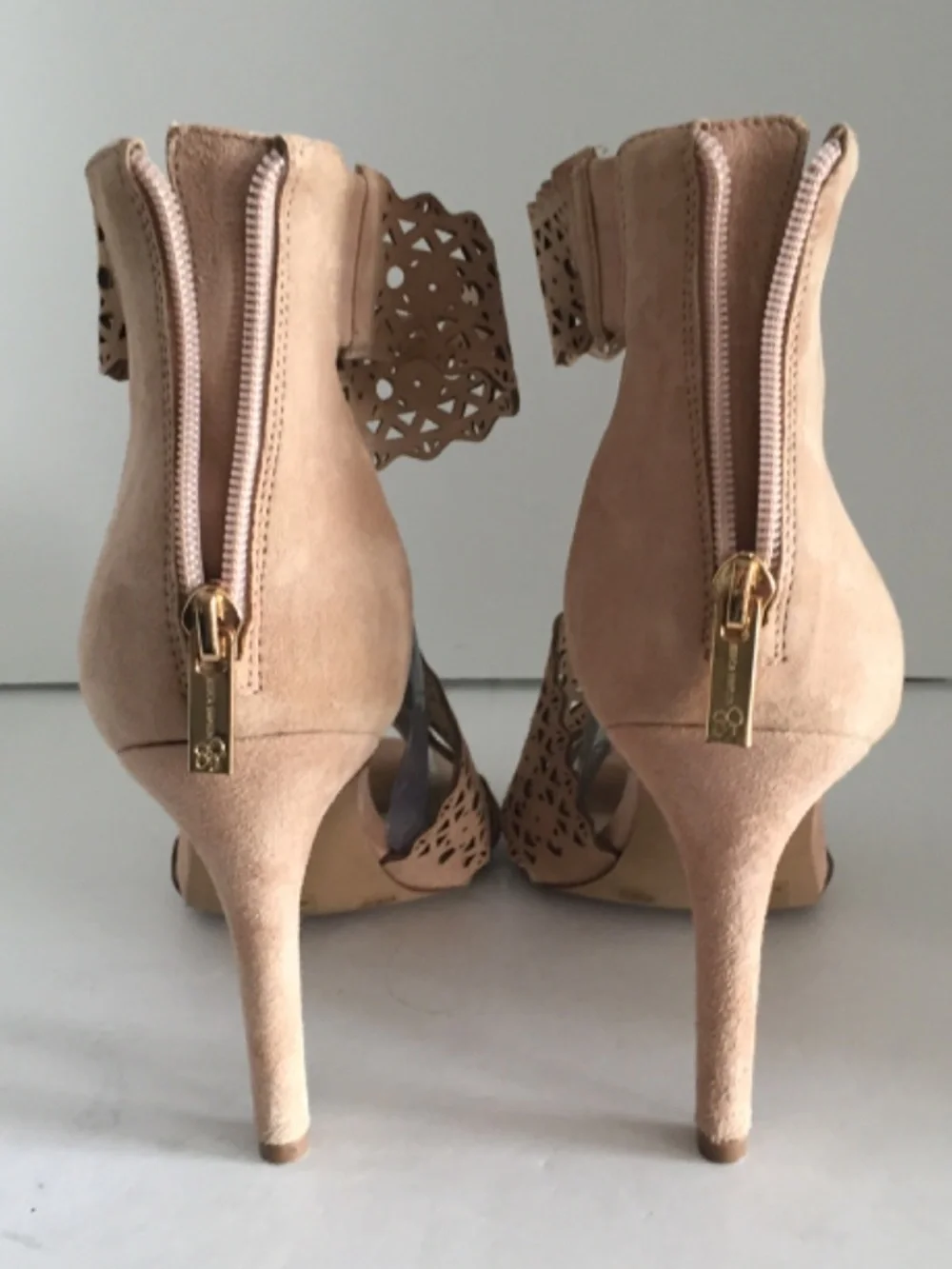 Jessica Simpson chic feminine
