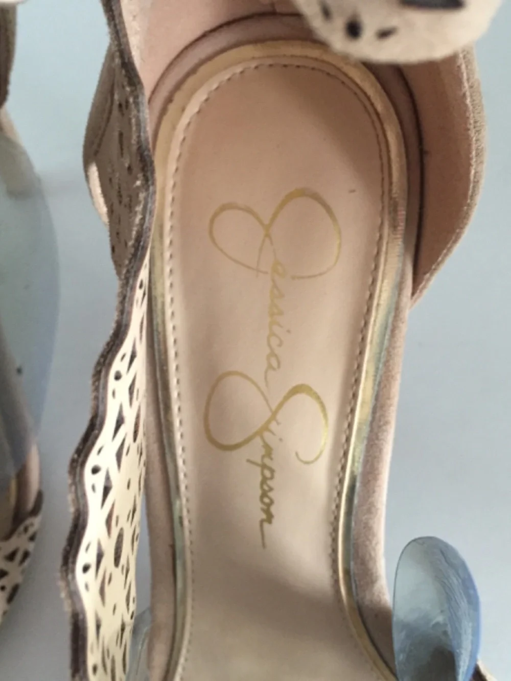Jessica Simpson chic feminine