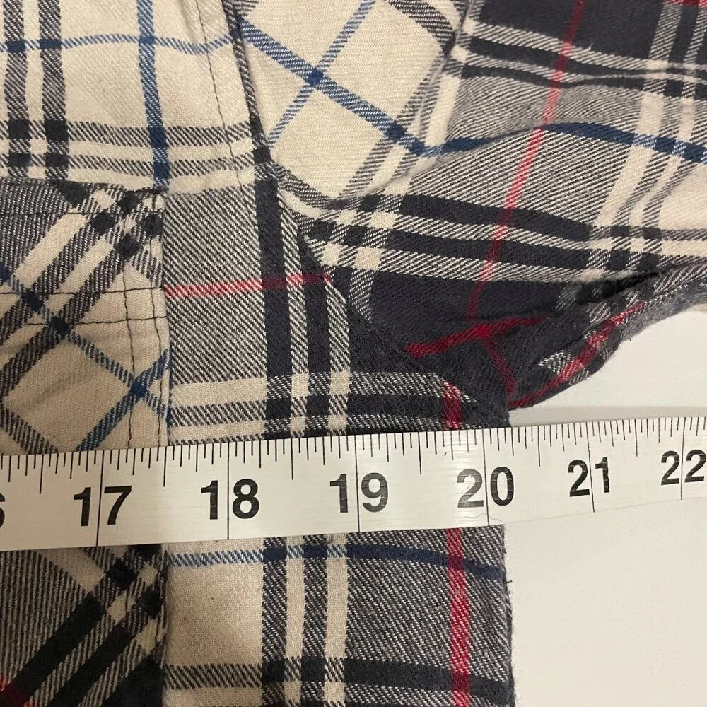 Levis Flannel Shirt Mens Size L Navy Blue Red Plaid Long Sleeve Button Up Cotton