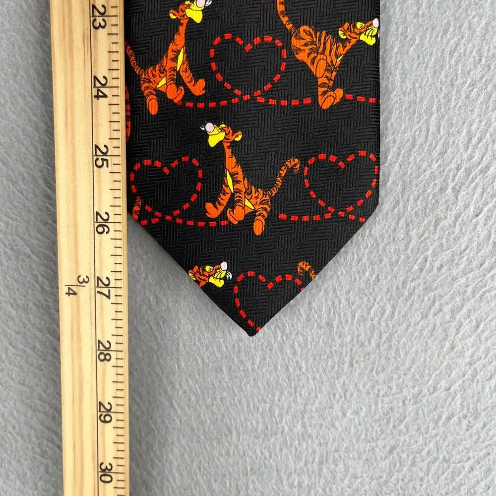 Disney Pooh Tigger Valentines Day Heart Necktie Tie