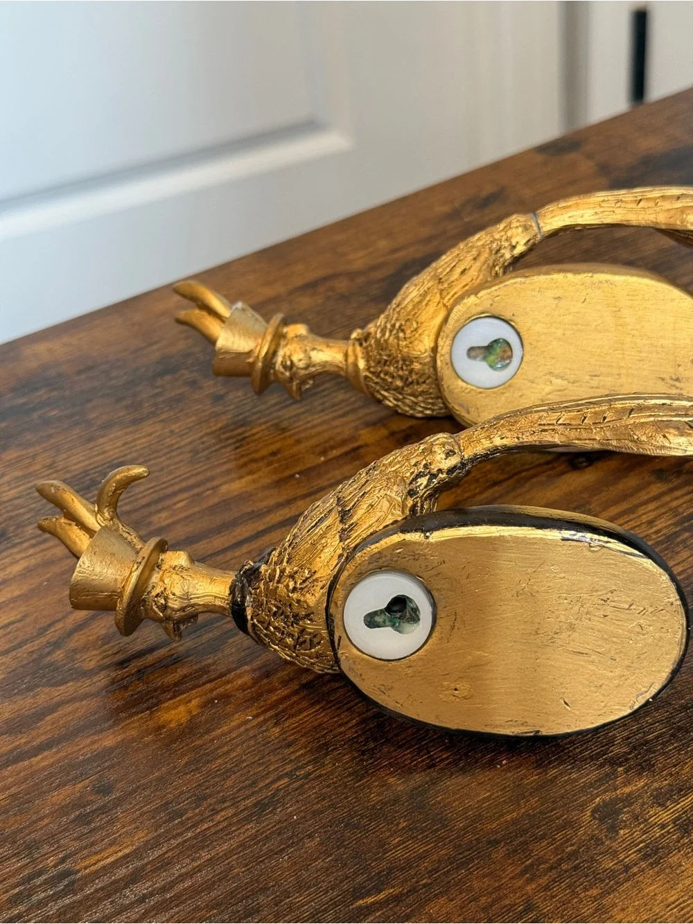 N/A elegant gold