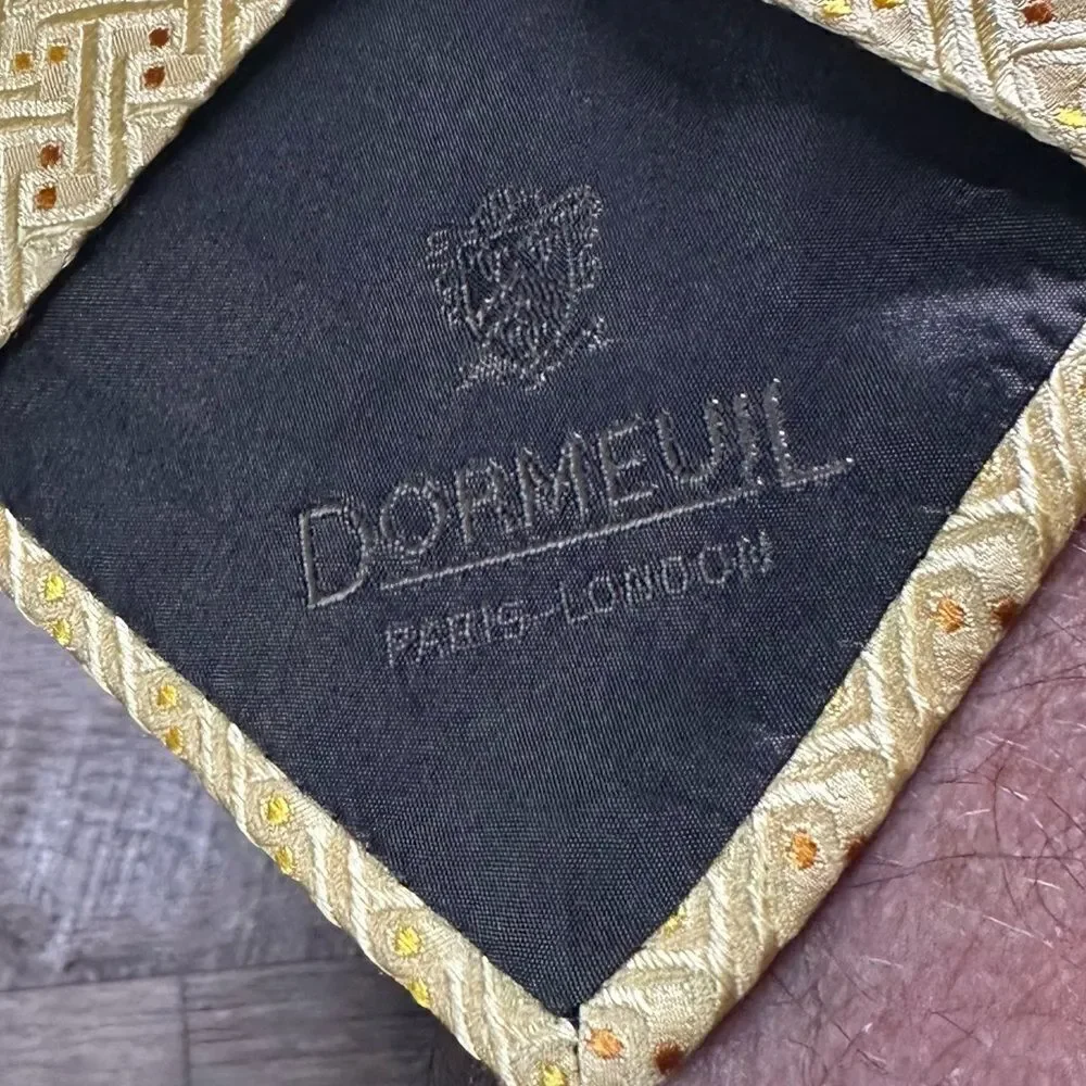 Dormeuil excellent color