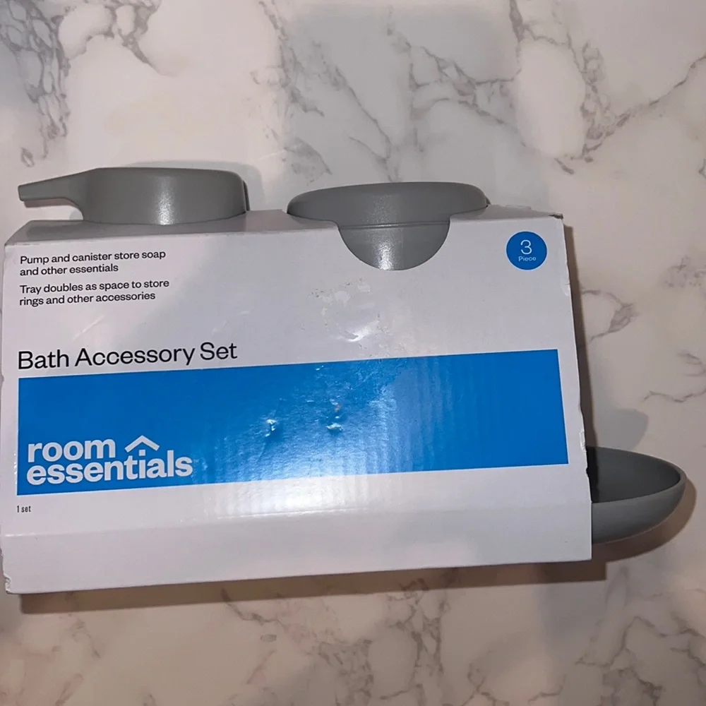 Room Essentials new unopened #q36