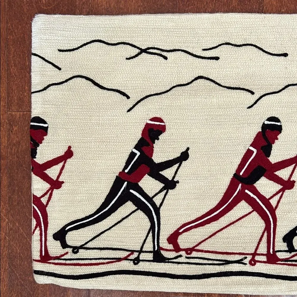 Crate&Barrel skier ecru skiers