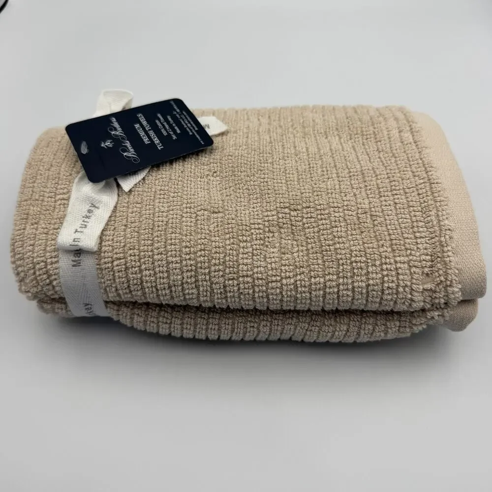 Brooks Brothers details brand