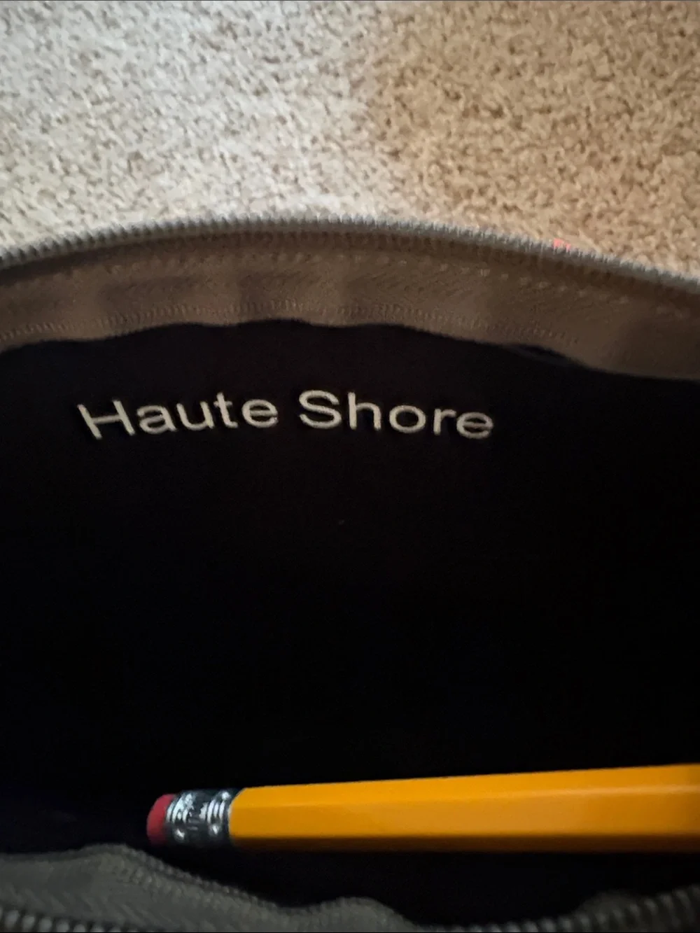 HAUTE SHORE trend wristlet