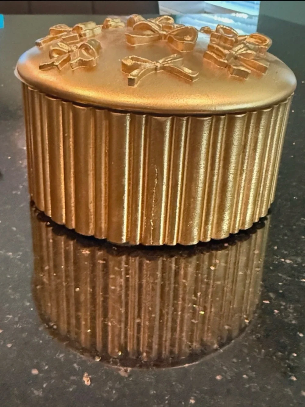 N/A round decorative