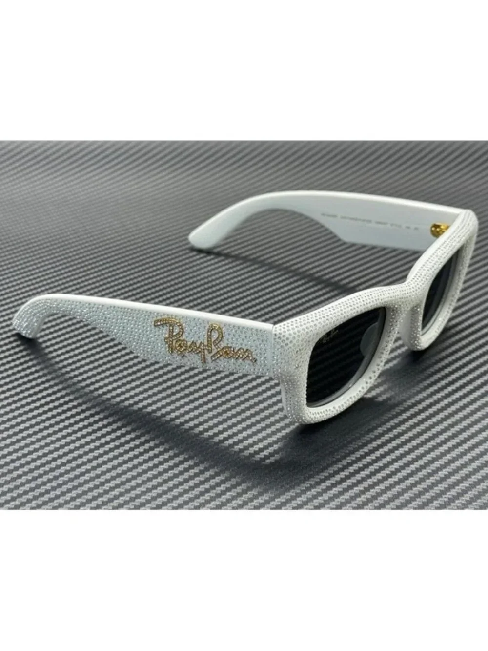 Ray-Ban new tags
