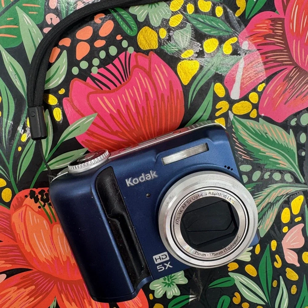 Kodak EasyShare Z1485 IS Digital Camera Blue 14MP 5x Optical Zoom HD Video