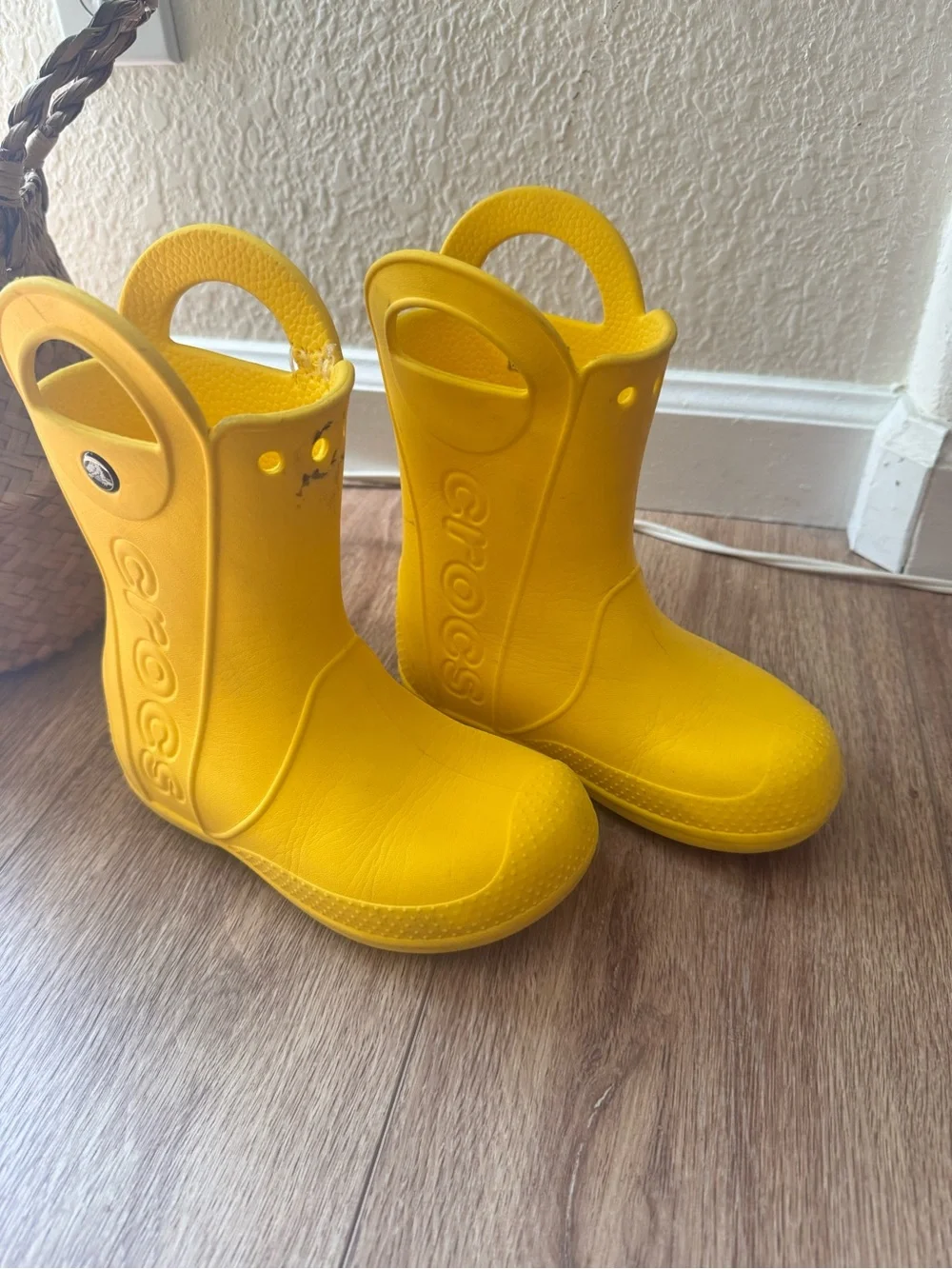 CROCS bright yellow