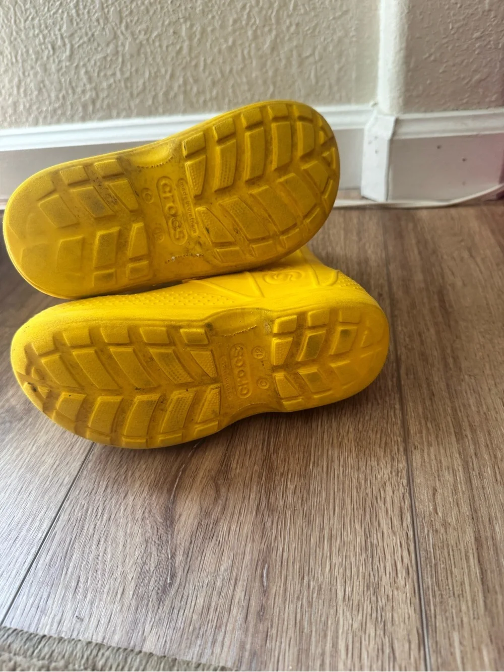 CROCS bright yellow
