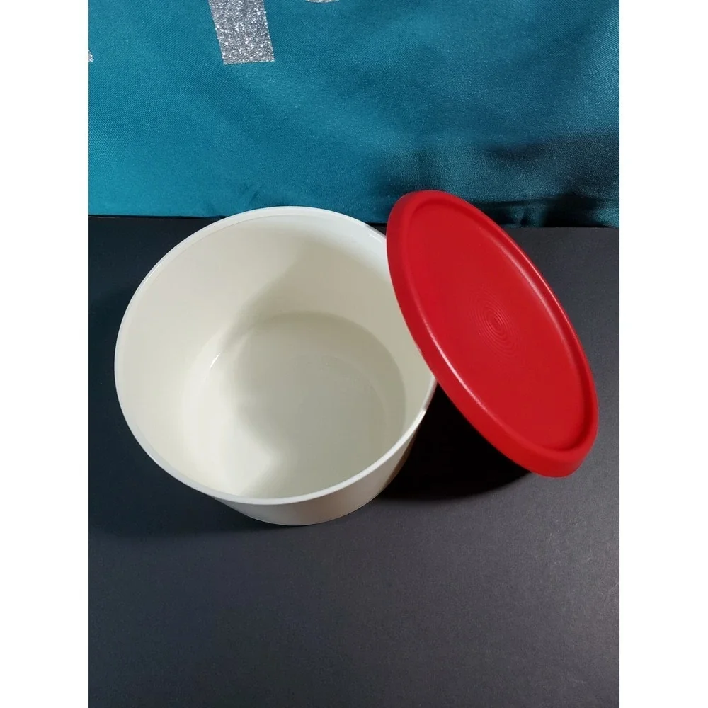 Tupperware one touch