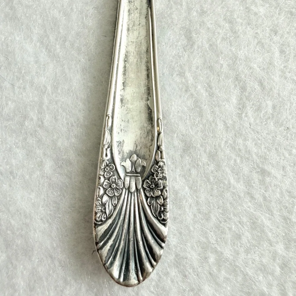 Antique Crown Silverplate Master Butter Knife Floral 1920s‎ Spreader