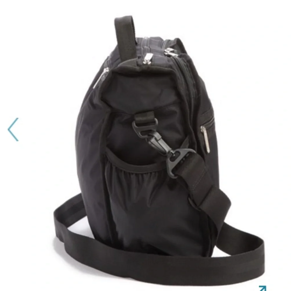Lesportsac carrying removable into