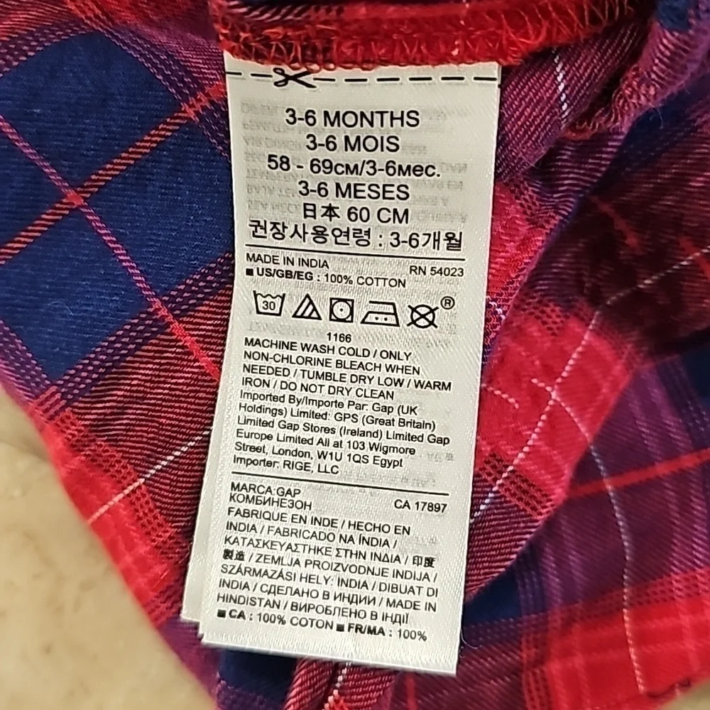 GAP baby red