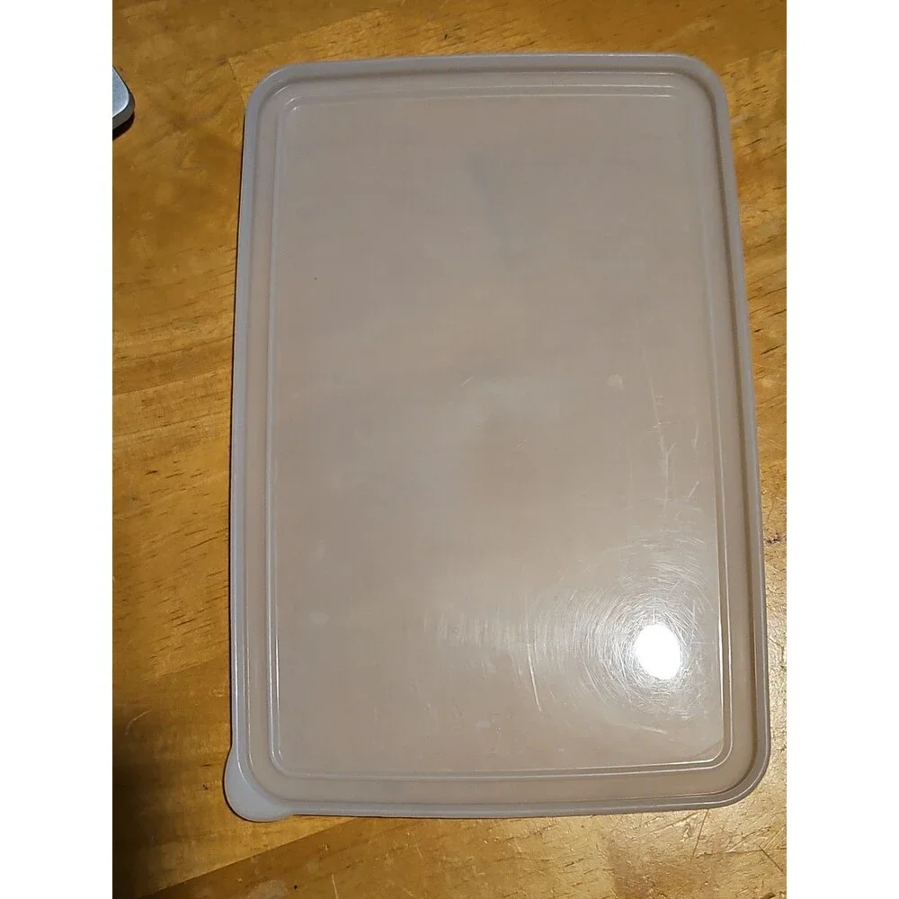 Tupperware excellent few