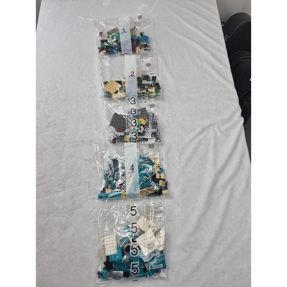 LEGO Minecraft The‎ Sky Tower 21173 Multicolor Building Set Like New