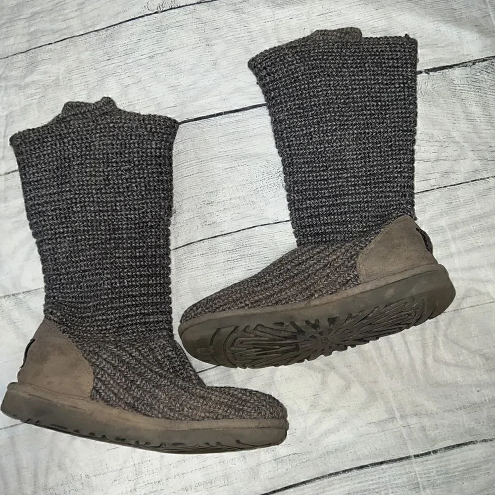 UGG preloved classic