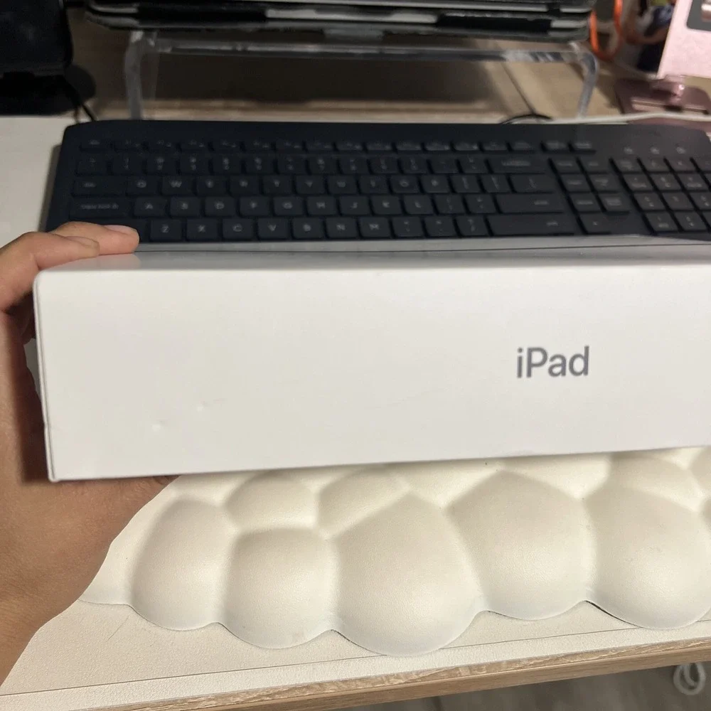 Apple this empty