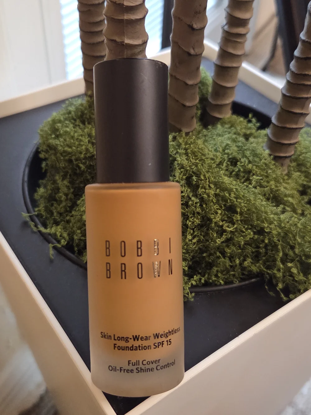 Bobbi Brown Skin Long-Wear Weightless Foundation SPF 15 Golden 6 Full Size 1 oz