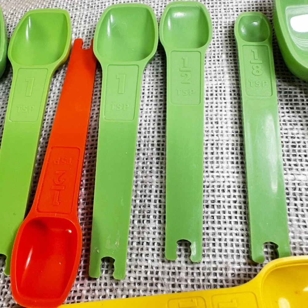 Tupperware baking kitchen