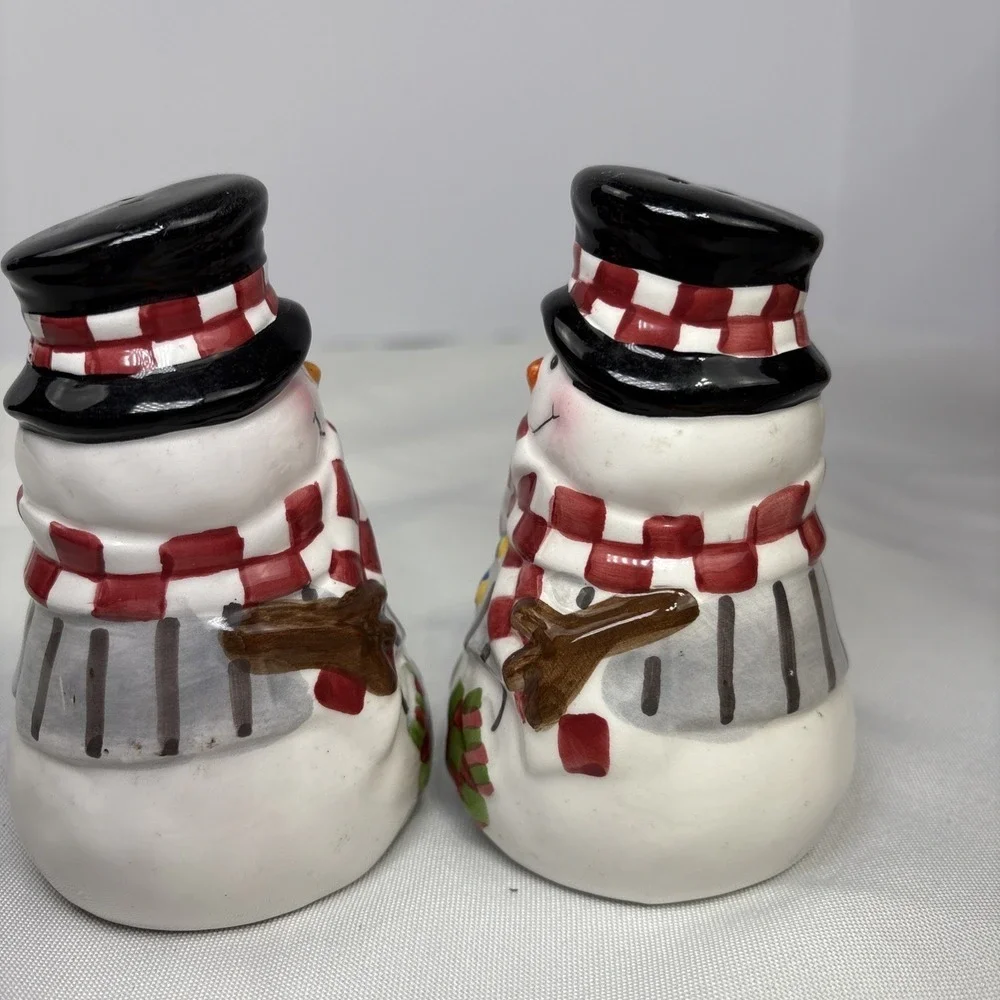 N/A these snowman