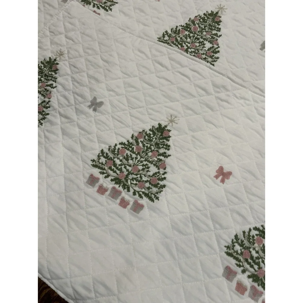 Present Living Home or beautiful linens
