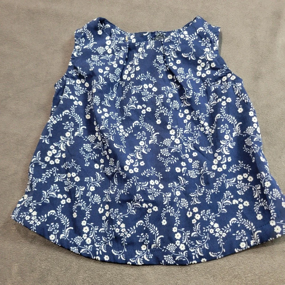 Old Navy lightweight sleeveless
