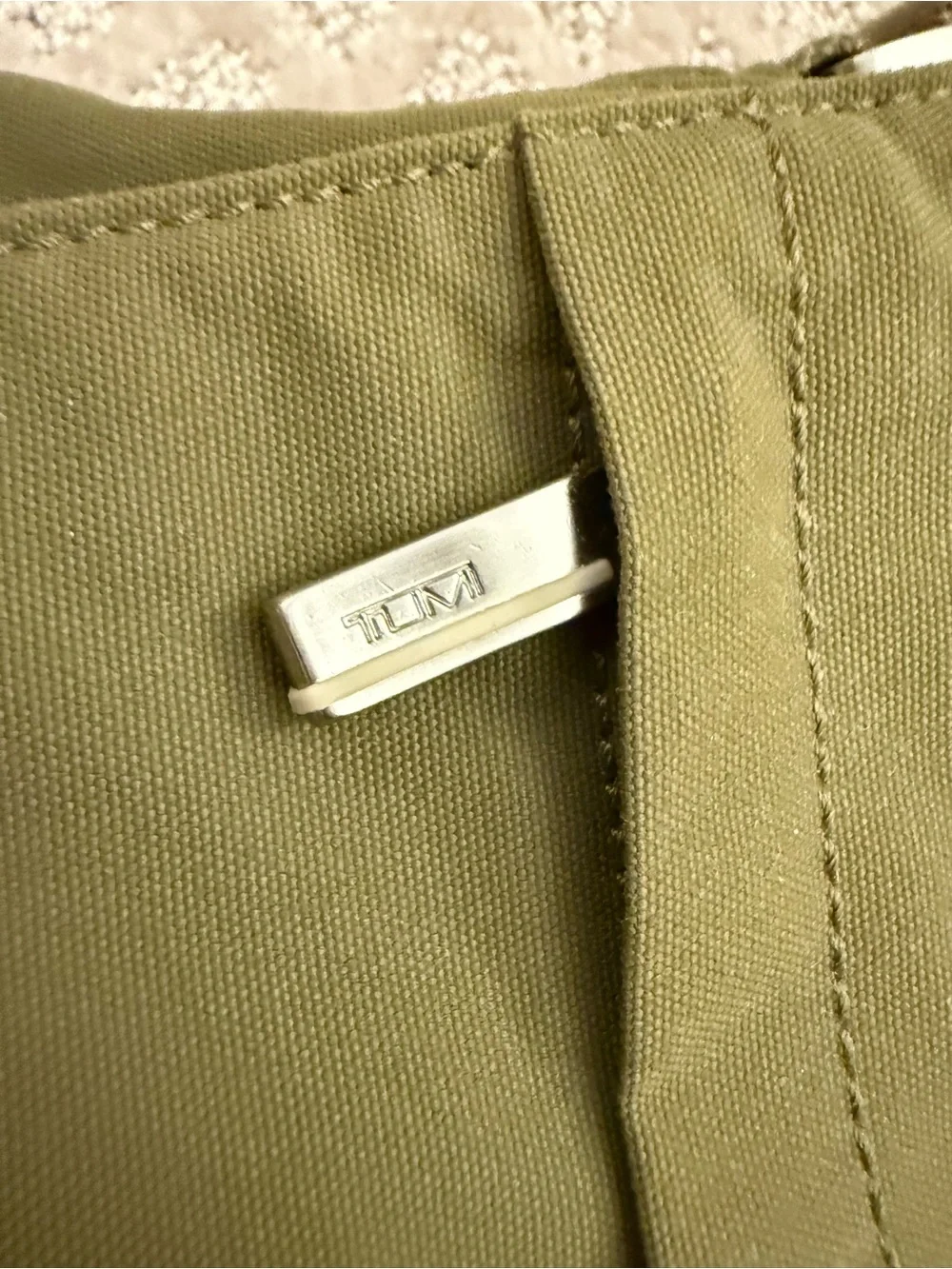 Tumi olive green