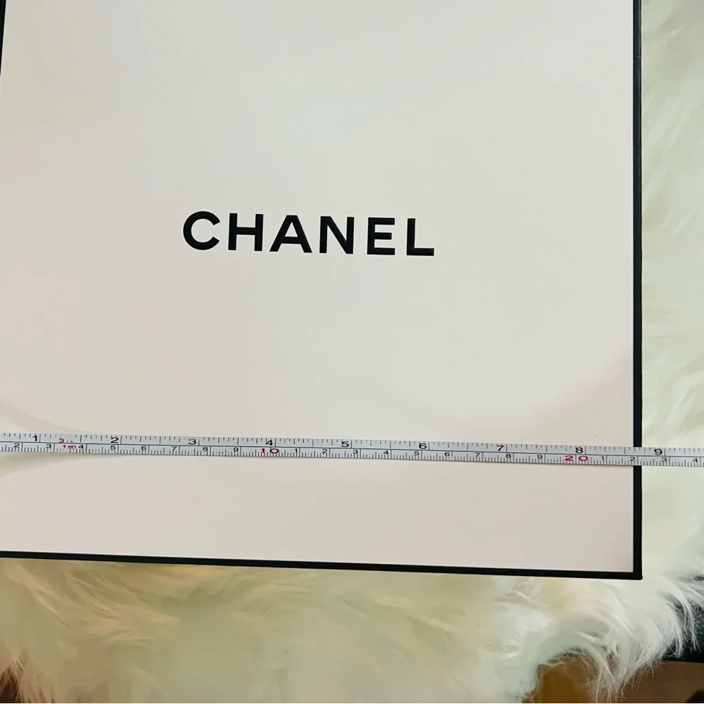 CHANEL gift box