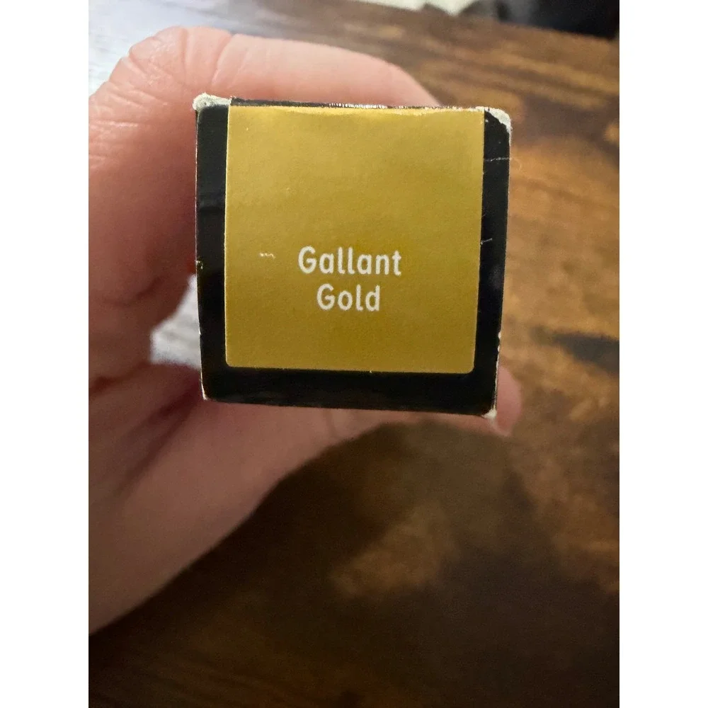 IT Cosmetics Superhero No-Tug Shadow Stick Gallant Gold Shimmer Eyeshadow New‎